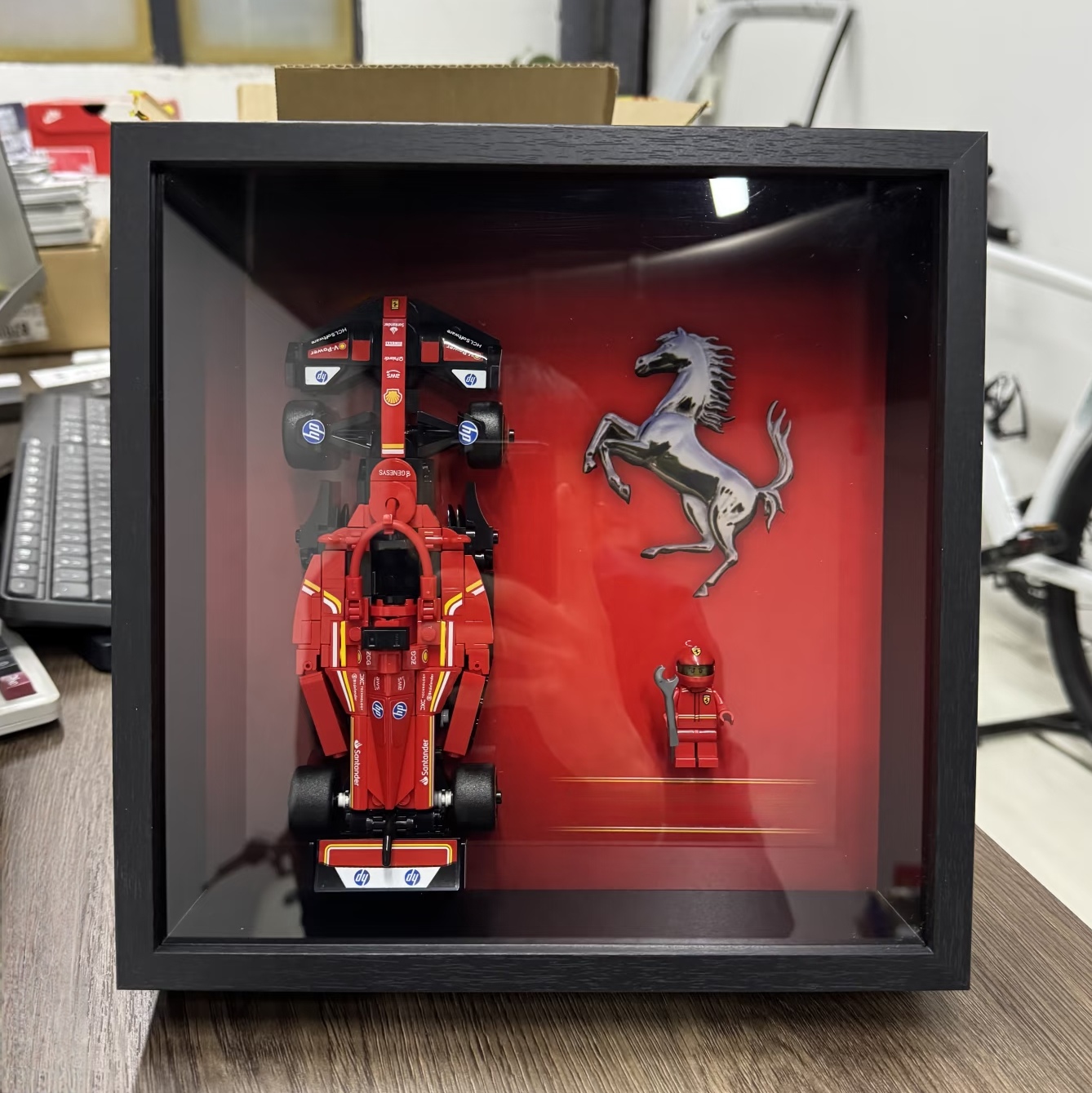 Model Kit F1 - Papan Display Wallboard yang cocok untuk